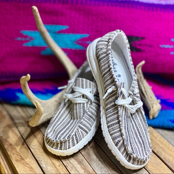 Black White Striped Gypsy Jazz - Picture 5 of 10